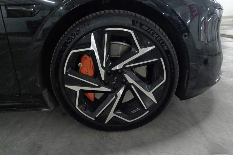 Used Lynk & Co Z10 2025 95 kWh 702 km All-Wheel Drive Intelligent Driving Ultra Right Front Wheel Hub