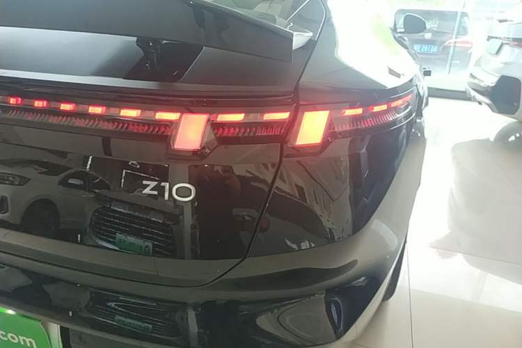 Used Lynk & Co Z10 2025 95 kWh 766 km Range Rear-Wheel Drive Max Right Rear Taillight