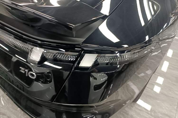 Used Lynk & Co Z10 2025 95 kWh 766 km Range Rear-Wheel Drive Max Right Rear Taillight