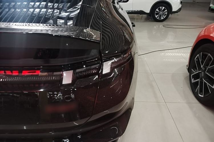 Used Lynk & Co Z10 2025 STARBUFF 95 kWh 680 km All-Wheel Drive Intelligent Driving Right Rear Taillight