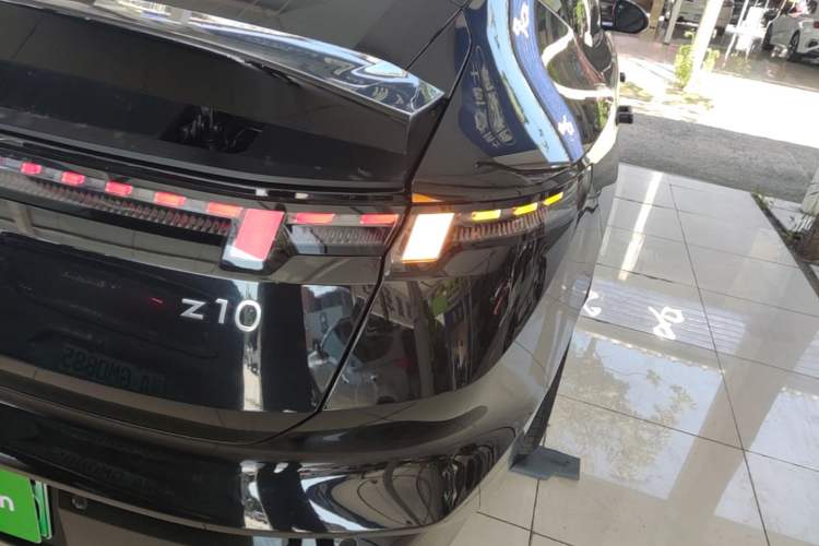 Used Lynk & Co Z10 2025 95 kWh 766 km Range Rear-Wheel Drive Max Right Rear Taillight