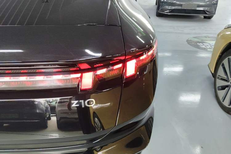 Used Lynk & Co Z10 2025 95 kWh 766 km Range Rear-Wheel Drive Max Right Rear Taillight