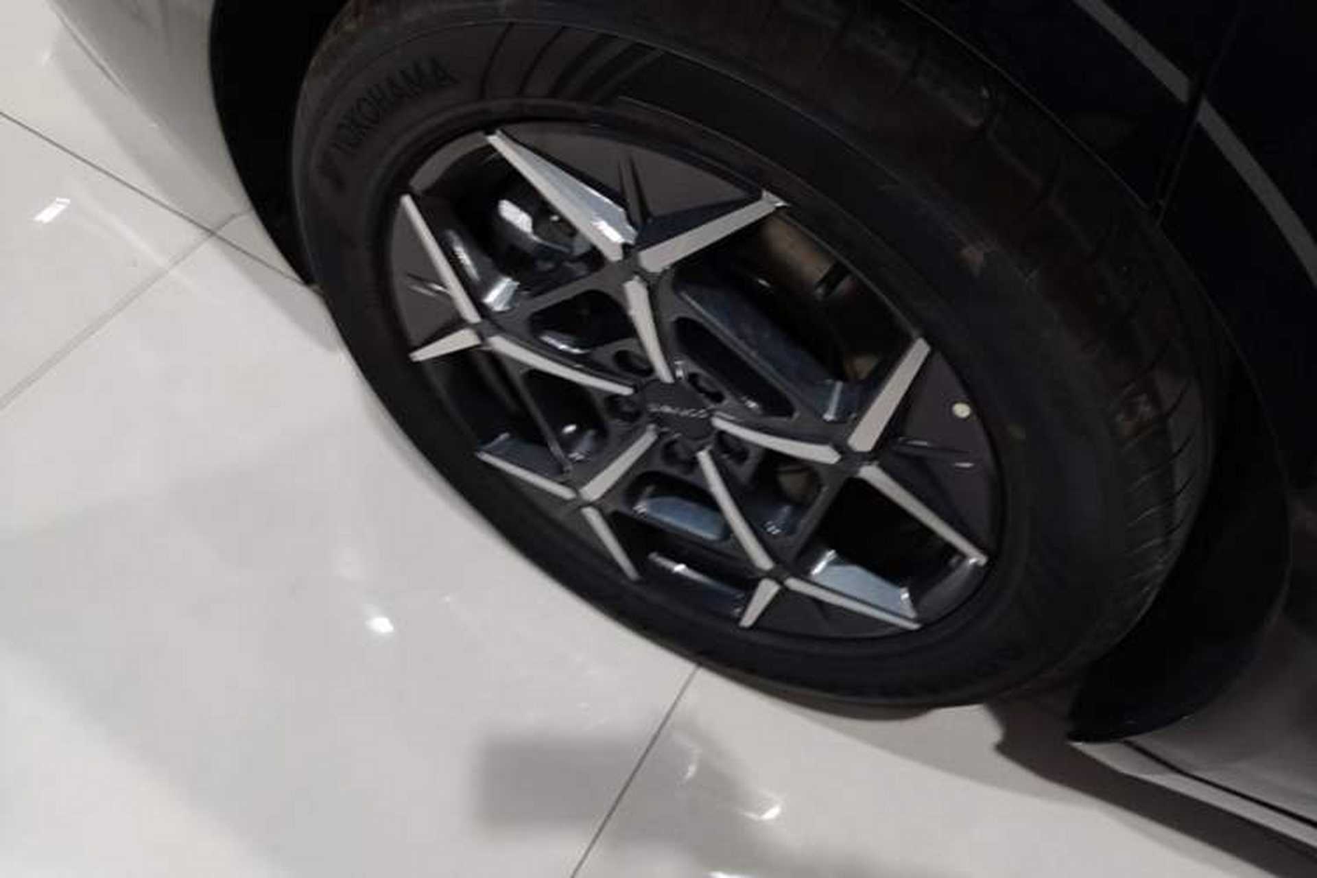 Used Lynk & Co Z10 2025 95 kWh 766 km Range Rear-Wheel Drive Max Right Rear Wheel Hub