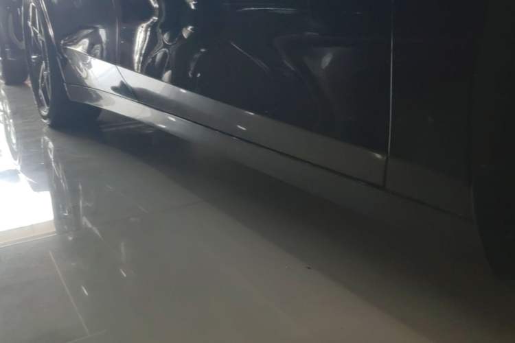 Used Lynk & Co Z10 2025 95 kWh 766 km Range Rear-Wheel Drive Max Right Side Sill