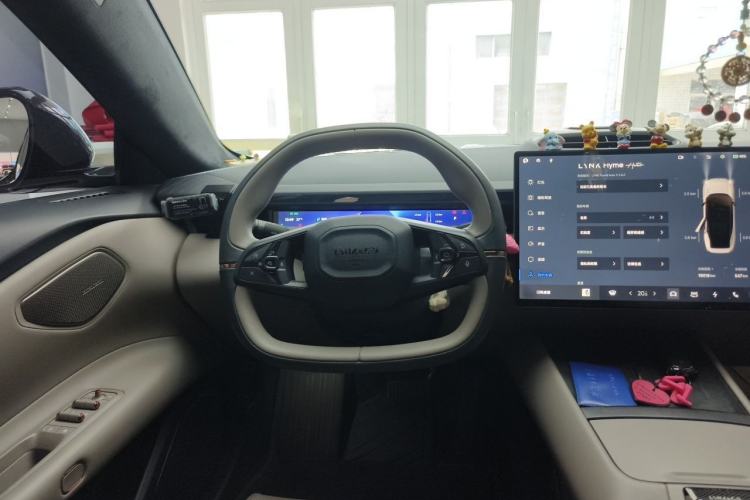 Used Lynk & Co Z10 2025 95 kWh 766 km Range Rear-Wheel Drive Max Steering Wheel