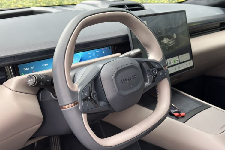 Used Lynk & Co Z10 2025 STARBUFF 95 kWh 680 km All-Wheel Drive Intelligent Driving Steering Wheel
