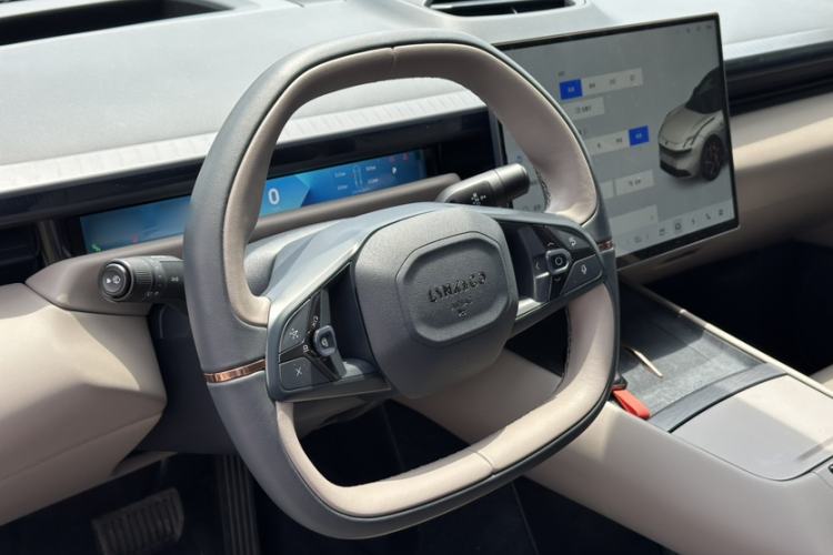 Used Lynk & Co Z10 2025 STARBUFF 95 kWh 680 km All-Wheel Drive Intelligent Driving Steering Wheel
