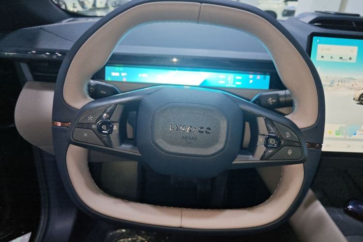 Used Lynk & Co Z10 2025 71 kWh 602 km Range Rear-Wheel Drive Pro Steering Wheel