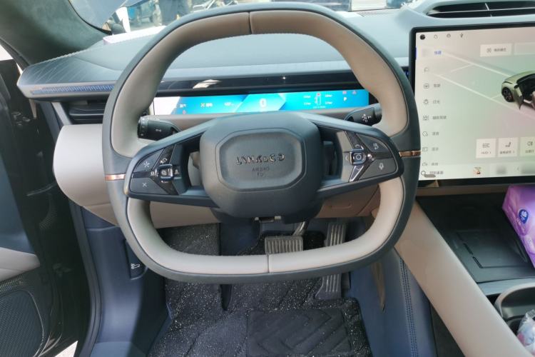 Used Lynk & Co Z10 2025 95 kWh 766 km Range Rear-Wheel Drive Max Steering Wheel
