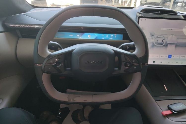 Used Lynk & Co Z10 2025 95 kWh 766 km Range Rear-Wheel Drive Max Steering Wheel