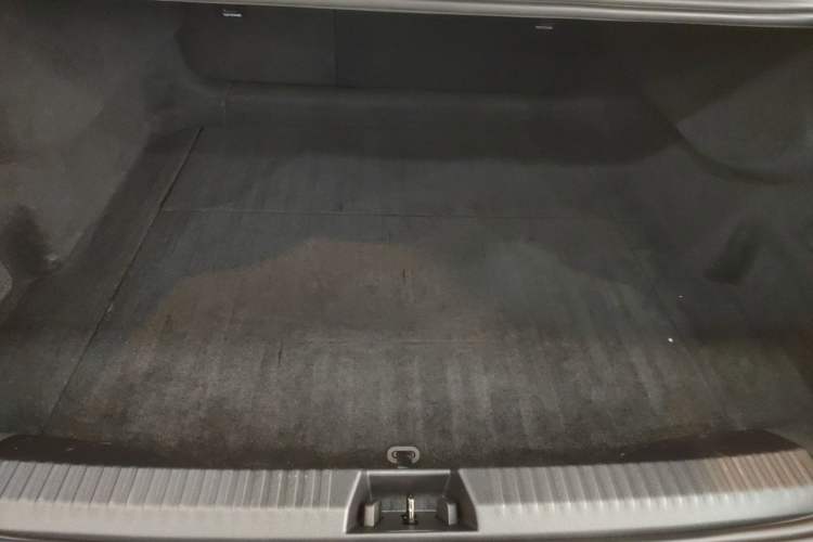 Used Lynk & Co Z10 2025 71 kWh 602 km Range Rear-Wheel Drive Pro Trunk
