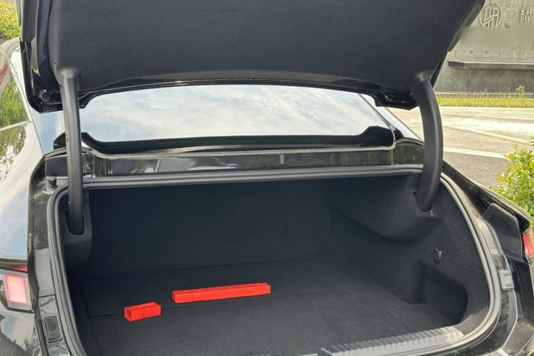 Used Lynk & Co Z10 2025 STARBUFF 95 kWh 680 km All-Wheel Drive Intelligent Driving Trunk