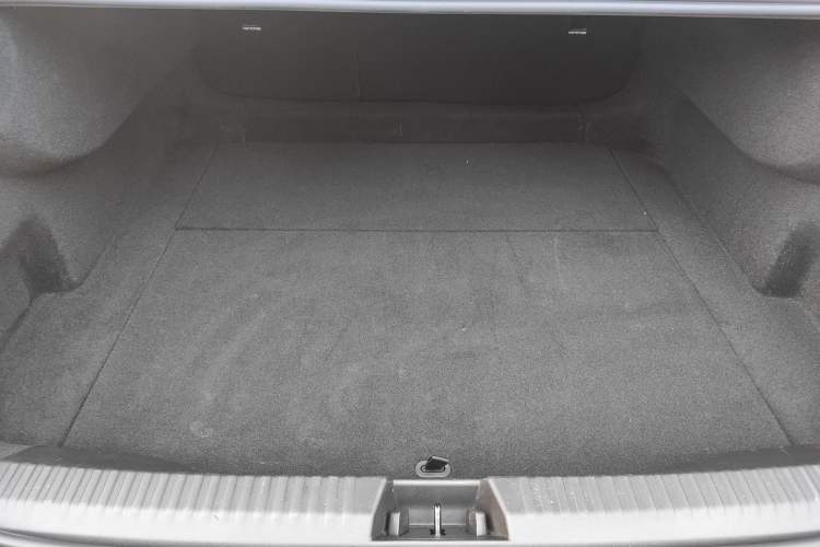 Used Lynk & Co Z10 2025 95 kWh 766 km Range Rear-Wheel Drive Max Trunk