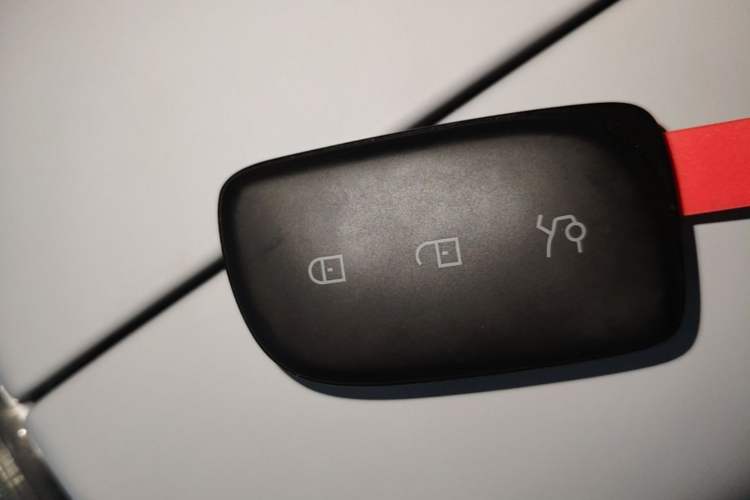 Used Lynk & Co Z10 2025 95 kWh 766 km Range Rear-Wheel Drive Max Vehicle Key