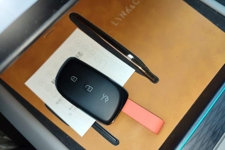 Used Lynk & Co Z10 2025 95 kWh 702 km All-Wheel Drive Intelligent Driving Ultra Vehicle Key