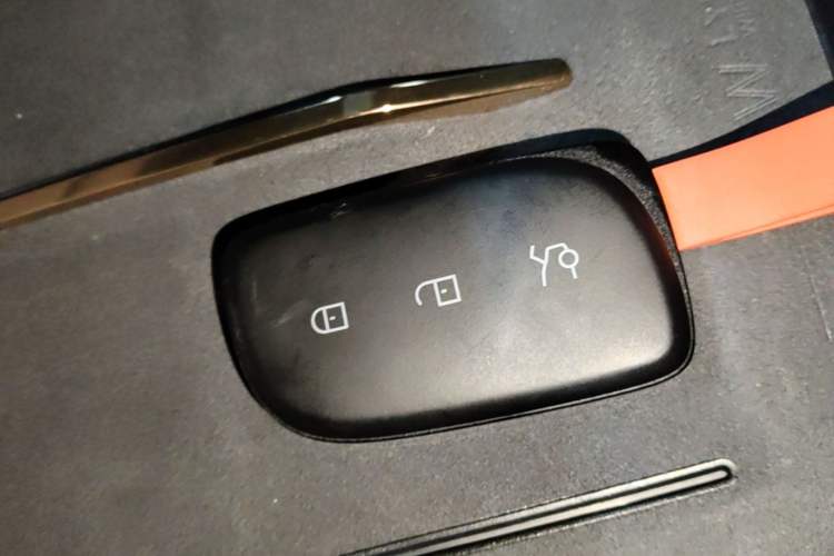 Used Lynk & Co Z10 2025 95 kWh 766 km Range Rear-Wheel Drive Max Vehicle Key
