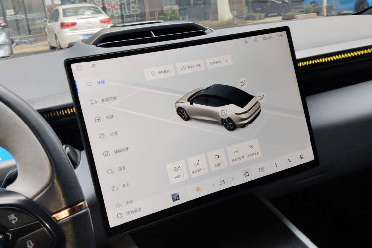 Used Lynk & Co Z10 2025 95 kWh 702 km All-Wheel Drive Intelligent Driving Ultra Audio And AC Panel