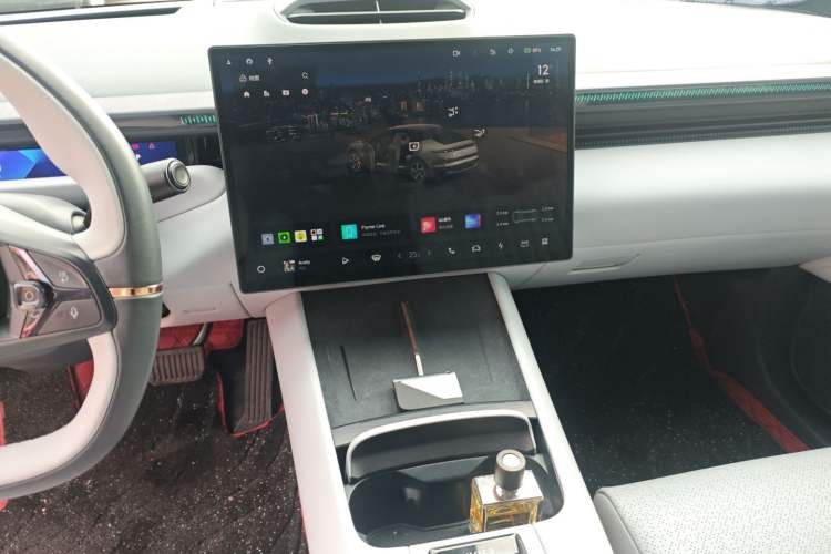 Used Lynk & Co Z10 2025 95 kWh 702 km All-Wheel Drive Intelligent Driving Ultra Audio And AC Panel