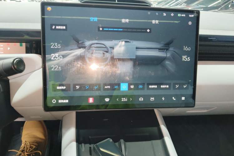 Used Lynk & Co Z10 2025 95 kWh 702 km All-Wheel Drive Intelligent Driving Ultra Audio And AC Panel
