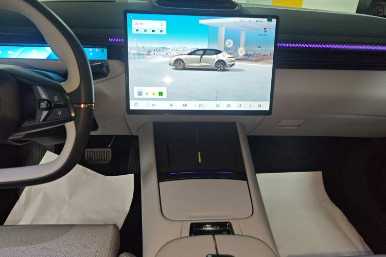 Used Lynk & Co Z10 2025 95 kWh 702 km All-Wheel Drive Intelligent Driving Ultra Audio And AC Panel