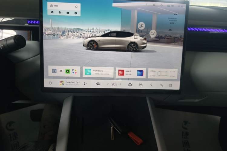 Used Lynk & Co Z10 2025 95 kWh 806 km Range Rear-Wheel Drive Advanced Driver-Assistance System Max Audio And AC Panel