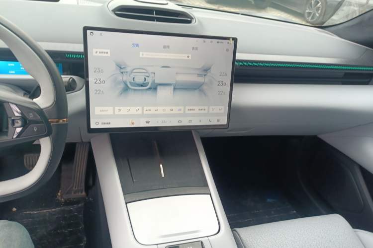 Used Lynk & Co Z10 2025 95 kWh 702 km All-Wheel Drive Intelligent Driving Ultra Audio And AC Panel