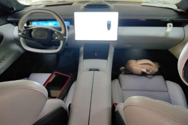 Used Lynk & Co Z10 2025 95 kWh 702 km All-Wheel Drive Intelligent Driving Ultra Center Console