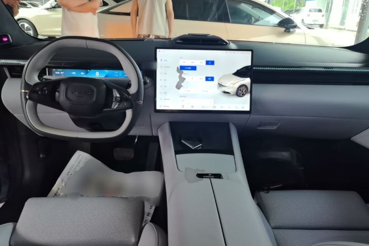 Used Lynk & Co Z10 2025 95 kWh 702 km All-Wheel Drive Intelligent Driving Ultra Center Console