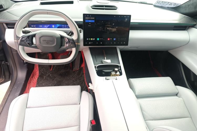 Used Lynk & Co Z10 2025 95 kWh 702 km All-Wheel Drive Intelligent Driving Ultra Center Console