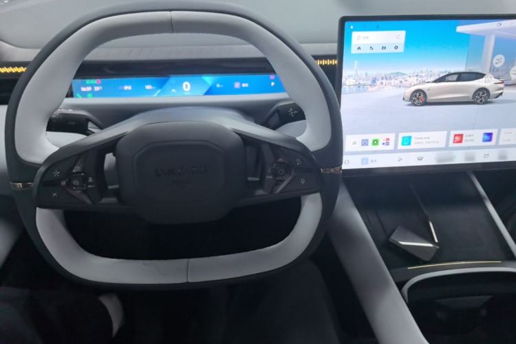 Used Lynk & Co Z10 2025 95 kWh 702 km All-Wheel Drive Intelligent Driving Ultra Center Console
