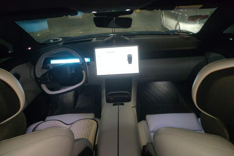 Used Lynk & Co Z10 2025 95 kWh 702 km All-Wheel Drive Intelligent Driving Ultra Center Console
