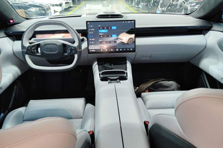 Used Lynk & Co Z10 2025 95 kWh 702 km All-Wheel Drive Intelligent Driving Ultra Center Console
