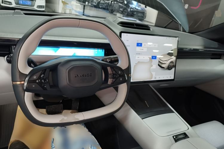 Used Lynk & Co Z10 2025 95 kWh 702 km All-Wheel Drive Intelligent Driving Ultra Center Console