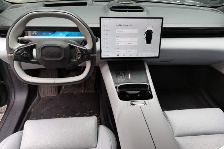 Used Lynk & Co Z10 2025 95 kWh 702 km All-Wheel Drive Intelligent Driving Ultra Center Console