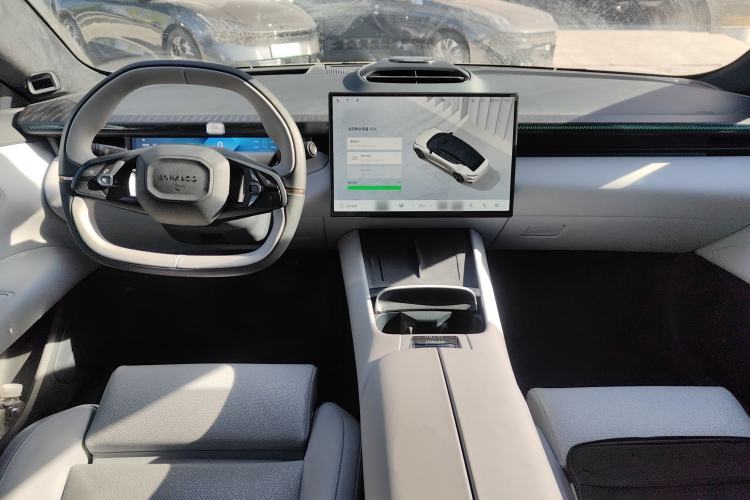 Used Lynk & Co Z10 2025 95 kWh 702 km All-Wheel Drive Intelligent Driving Ultra Center Console