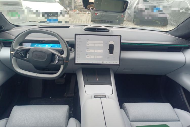 Used Lynk & Co Z10 2025 95 kWh 702 km All-Wheel Drive Intelligent Driving Ultra Center Console
