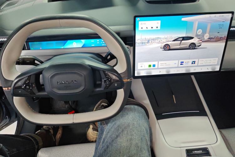 Used Lynk & Co Z10 2025 95 kWh 702 km All-Wheel Drive Intelligent Driving Ultra Center Console