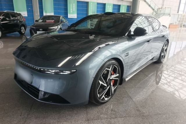 Used Lynk & Co Z10 2025 95 kWh 806 km Range Rear-Wheel Drive Advanced Driver-Assistance System Max
