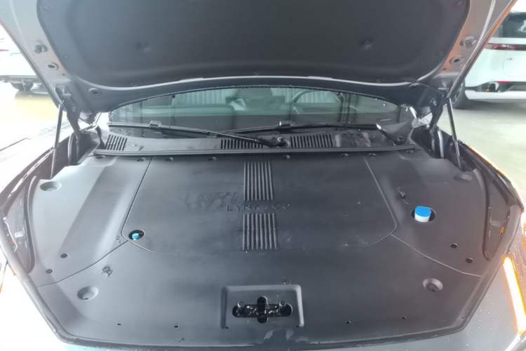 Used Lynk & Co Z10 2025 95 kWh 702 km All-Wheel Drive Intelligent Driving Ultra Engine Bay