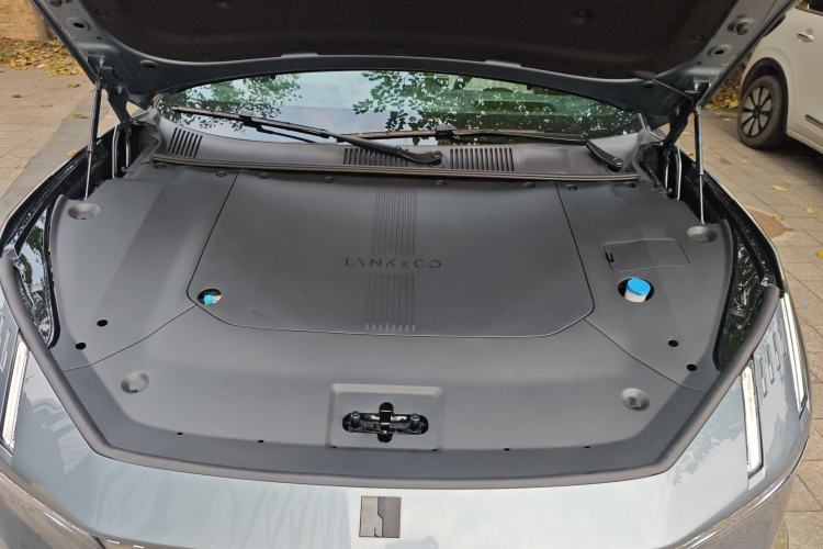 Used Lynk & Co Z10 2025 95 kWh 702 km All-Wheel Drive Intelligent Driving Ultra Engine Bay