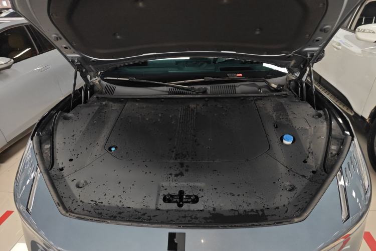 Used Lynk & Co Z10 2025 95 kWh 806 km Range Rear-Wheel Drive Advanced Driver-Assistance System Max Engine Bay