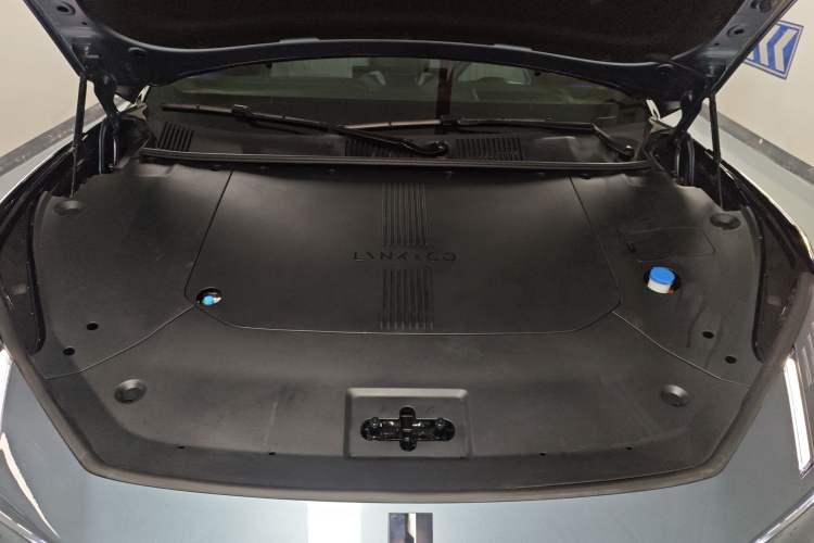 Used Lynk & Co Z10 2025 95 kWh 702 km All-Wheel Drive Intelligent Driving Ultra Engine Bay