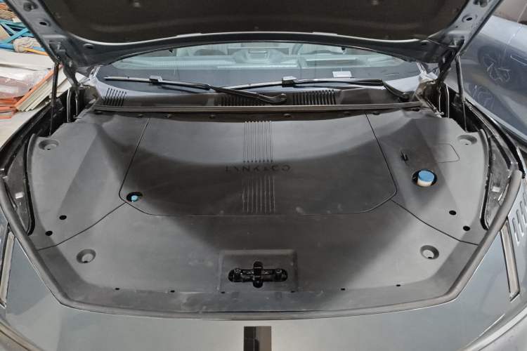 Used Lynk & Co Z10 2025 95 kWh 702 km All-Wheel Drive Intelligent Driving Ultra Engine Bay