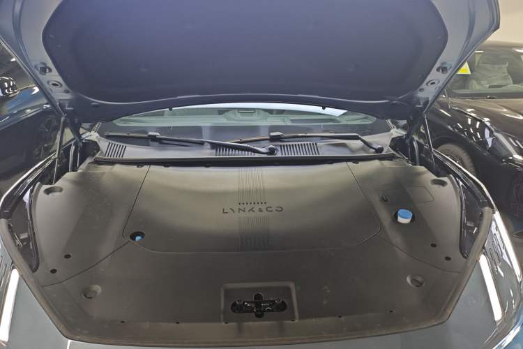 Used Lynk & Co Z10 2025 95 kWh 702 km All-Wheel Drive Intelligent Driving Ultra Engine Bay