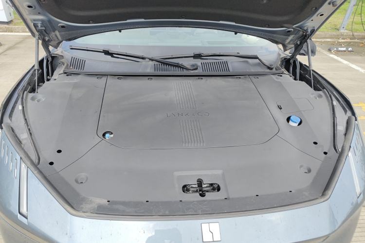 Used Lynk & Co Z10 2025 95 kWh 702 km All-Wheel Drive Intelligent Driving Ultra Engine Bay
