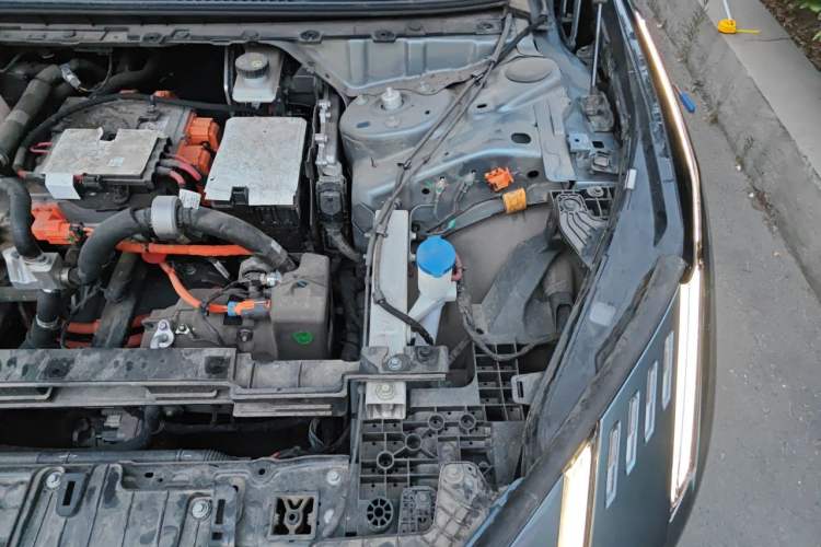 Used Lynk & Co Z10 2025 95 kWh 702 km All-Wheel Drive Intelligent Driving Ultra Engine Bay Left