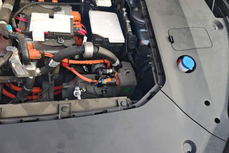 Used Lynk & Co Z10 2025 95 kWh 702 km All-Wheel Drive Intelligent Driving Ultra Engine Bay Left