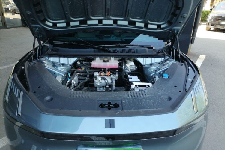 Used Lynk & Co Z10 2025 95 kWh 766 km Range Rear-Wheel Drive Max Engine Bay