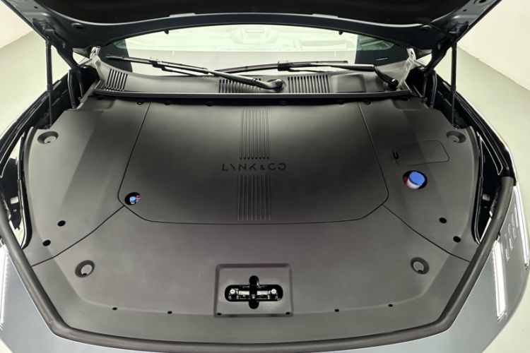 Used Lynk & Co Z10 2025 95 kWh 702 km All-Wheel Drive Intelligent Driving Ultra Engine Bay