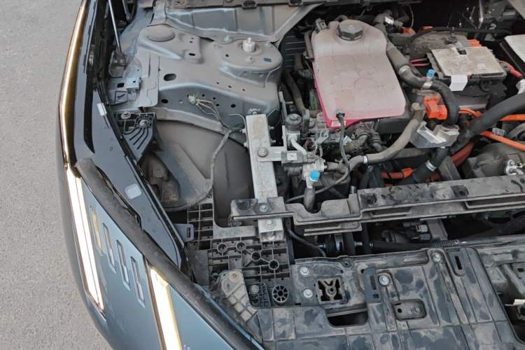 Used Lynk & Co Z10 2025 95 kWh 702 km All-Wheel Drive Intelligent Driving Ultra Engine Bay Right